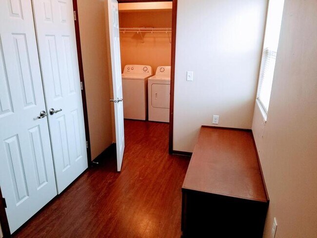 Building Photo - 1305 S G Ave, Unit 32