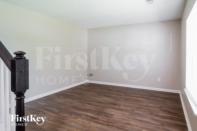 Building Photo - 528 Beverly Dr