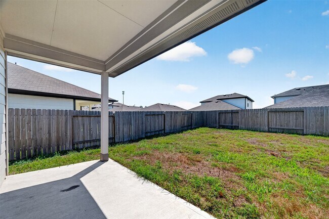 Building Photo - 14529 Lily Plns Dr