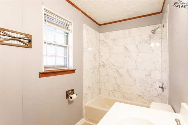 Building Photo - 2939 Moffett Ave