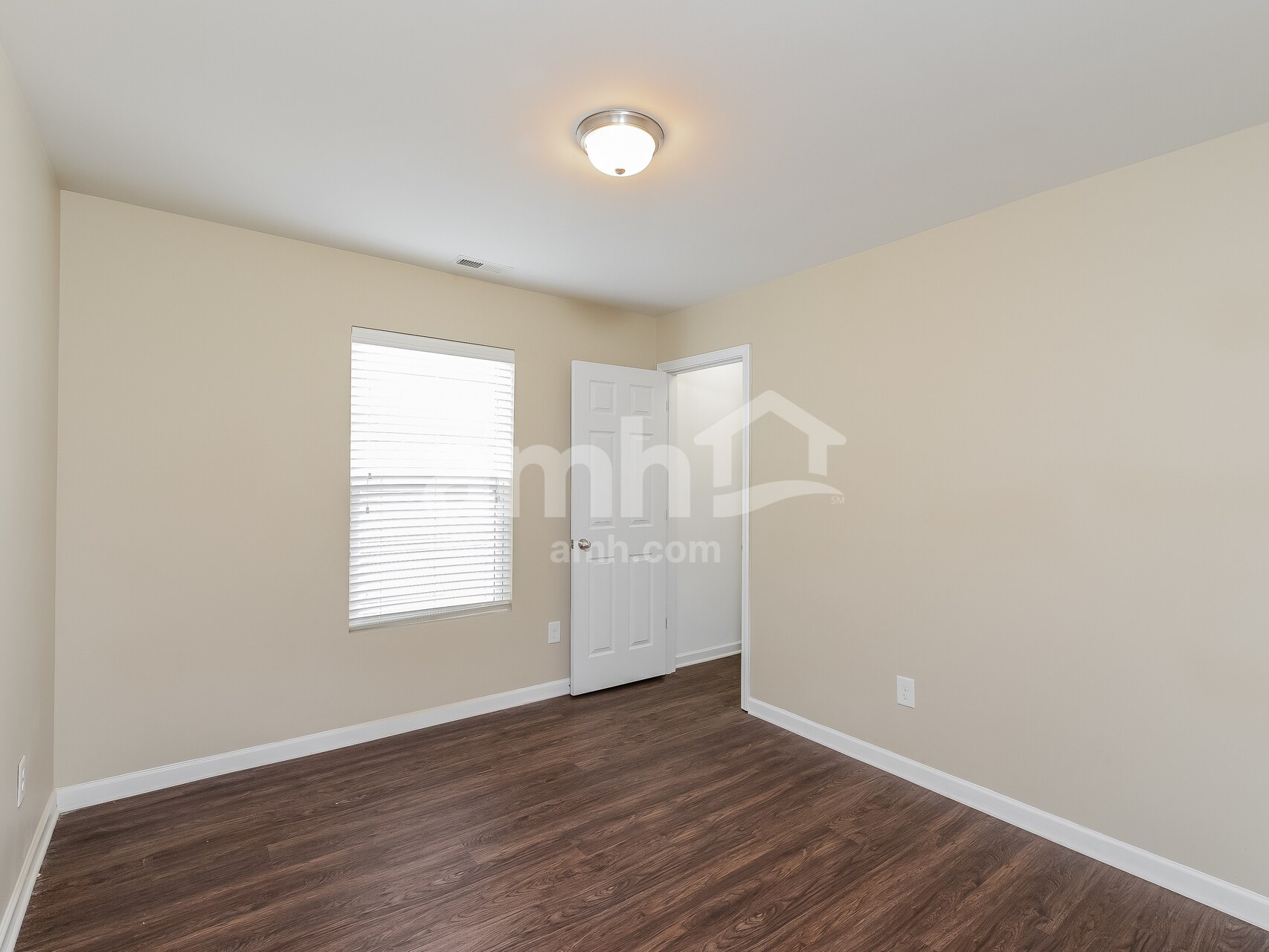 Building Photo - 4275 Oak Pointe Dr