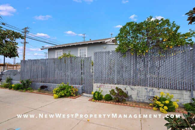 Building Photo - Charming Barrio Logan Studio - Available Now!