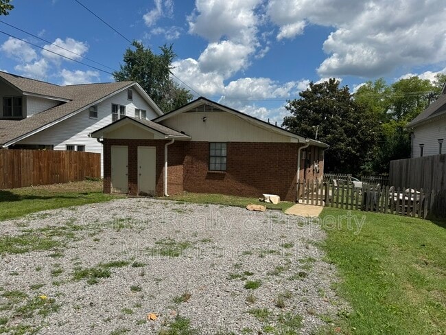 Building Photo - 1608 Forest Ave