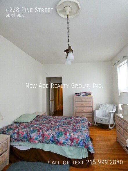 Building Photo - 4238 Pine St