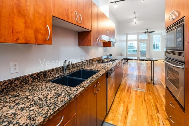 Building Photo - 2680 Blake St