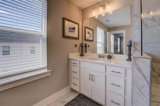 Building Photo - 1840 Eastmore Ave SW