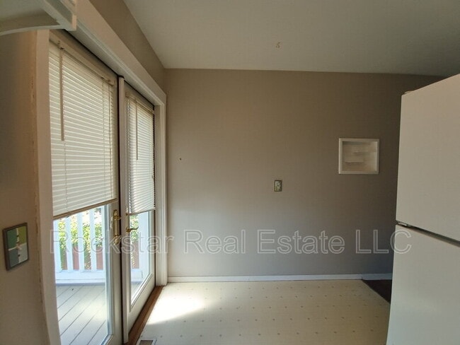 Building Photo - 6011 N Forest Blvd