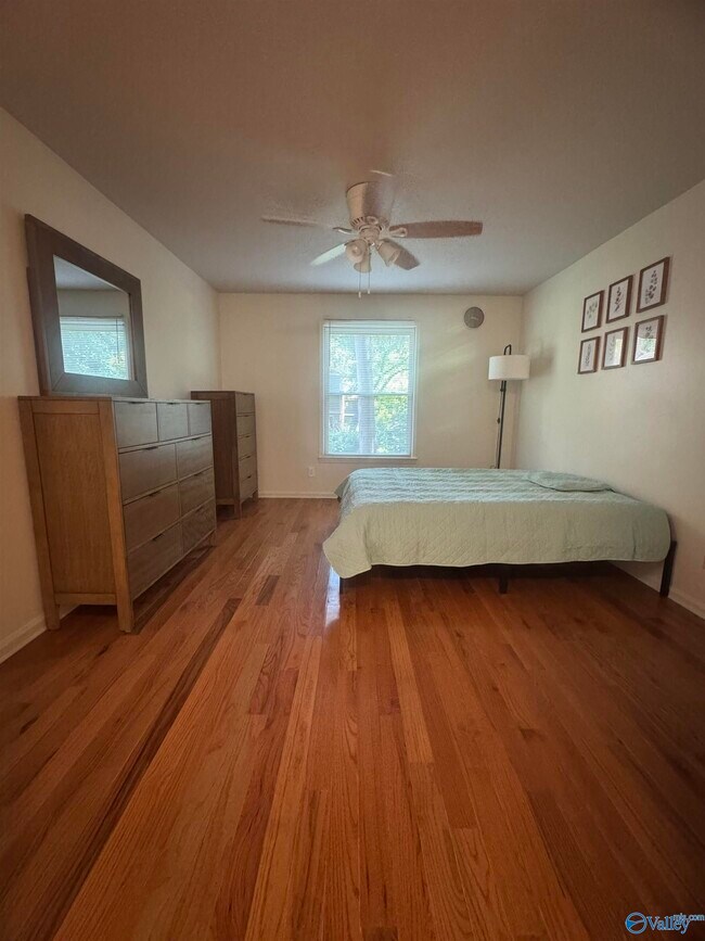 Building Photo - 2132 Belle Grove Dr SW