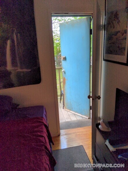 Building Photo - 199 Strathmore Rd