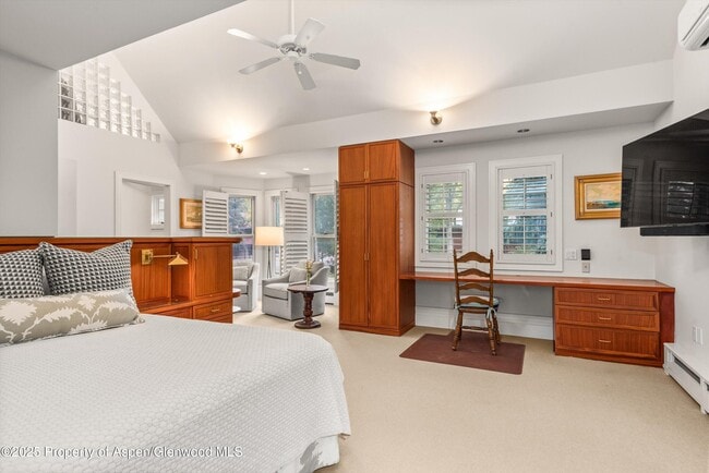 Building Photo - 431 W Hopkins Ave