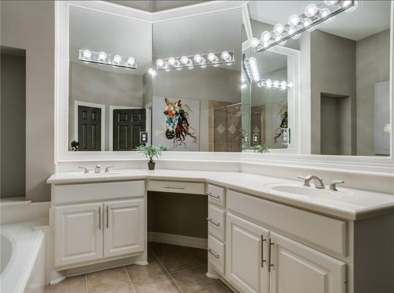 Building Photo - 2448 Worthington St