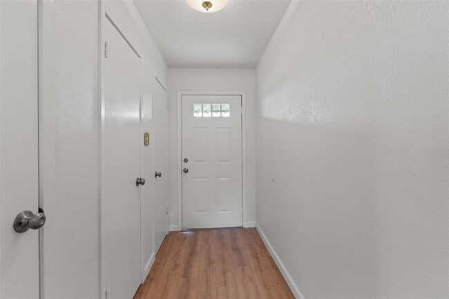 Building Photo - 209 E Rector St