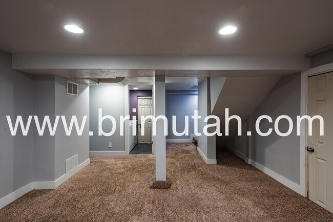 Building Photo - 653 N 1300 W