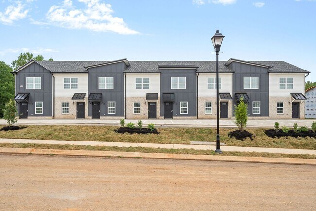 Interior Photo - Meadow Hill Ln - 1169