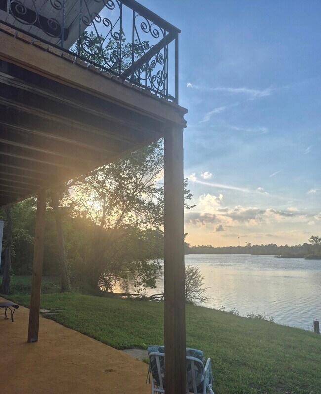 Building Photo - 2503 River Crest