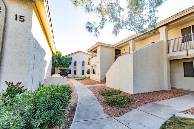 Building Photo - 10610 S 48th St