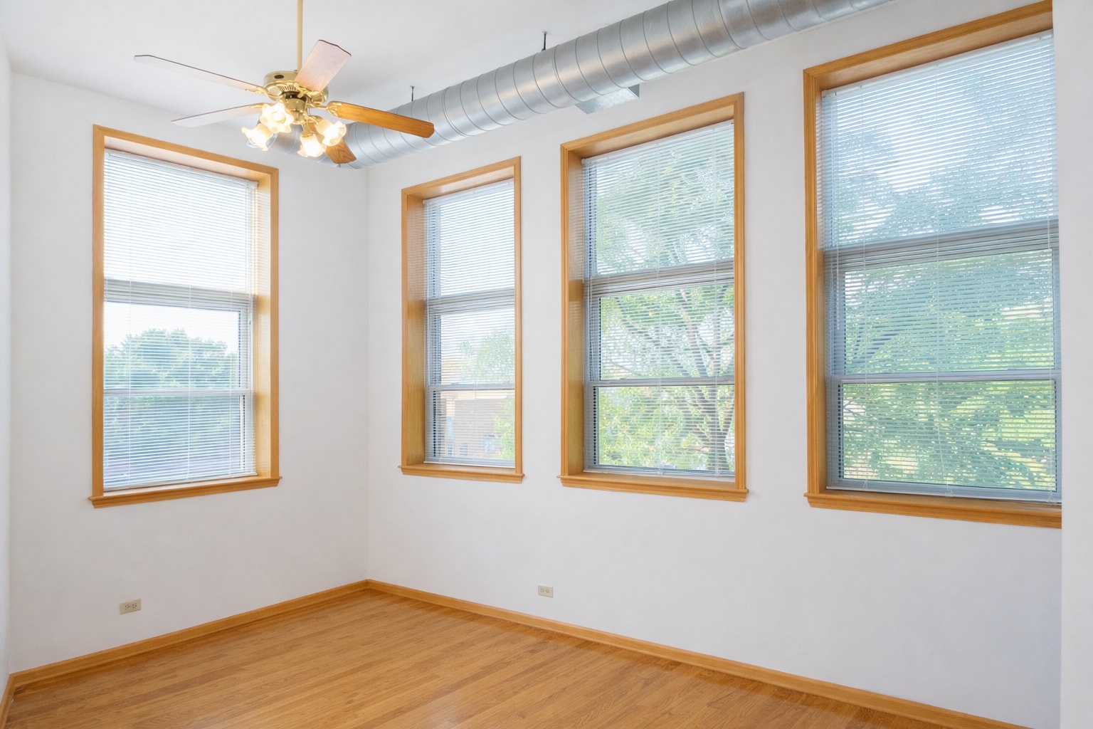 Building Photo - 2340 W Montana St