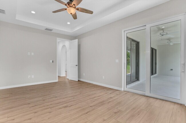 Building Photo - 9420 165th Pl N