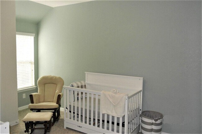 Building Photo - 822 Blackhawk Dr