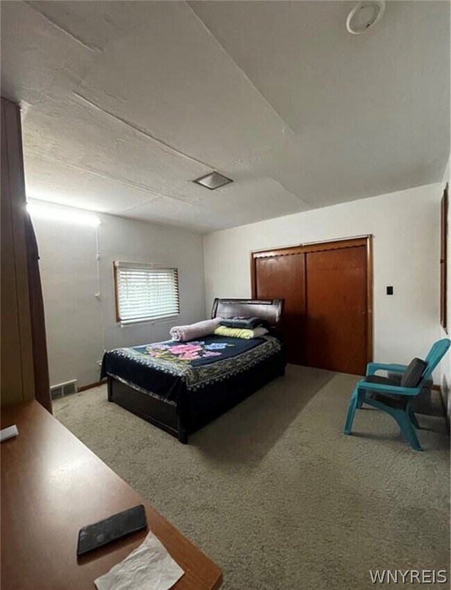 Building Photo - 226 Longnecker St