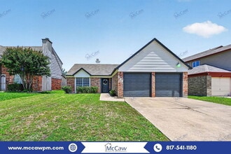 Building Photo - 529 Nightshade Dr