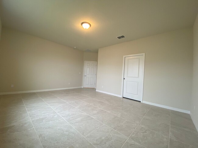 Building Photo - SAINT CLOUD - SPLIT OAK RESERVE - 3BR/3BA ...