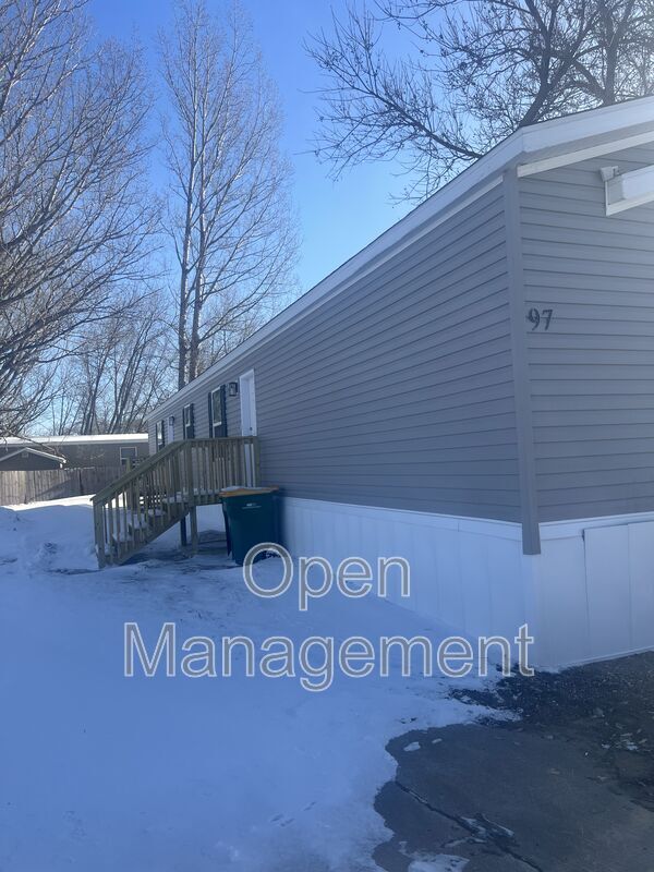 Building Photo - 825 1st Ave E