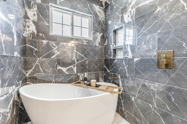 Building Photo - 1835 Cam Estrada