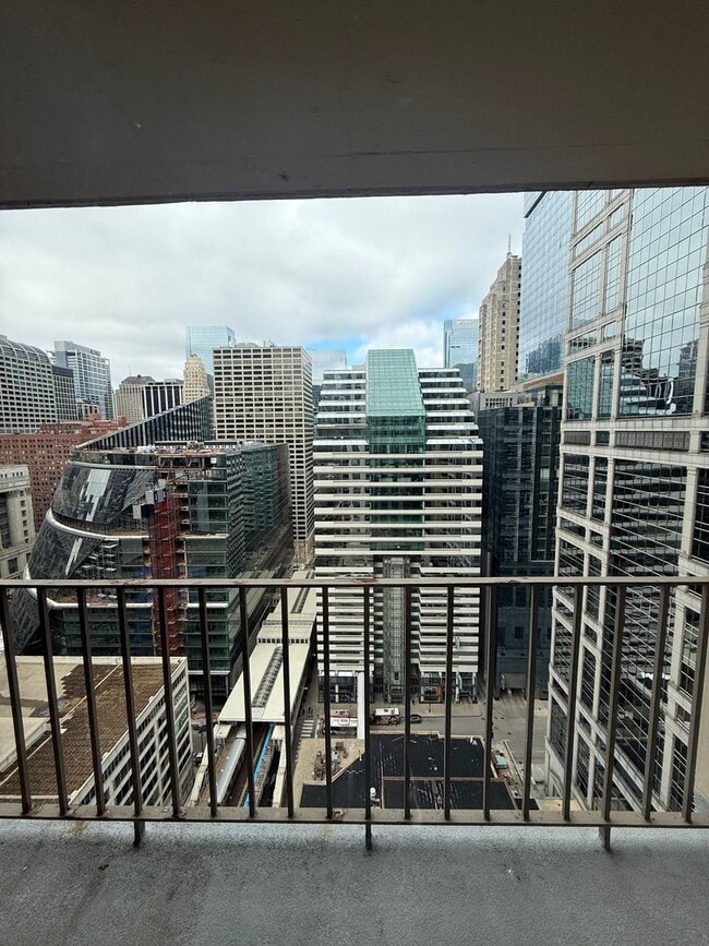 Building Photo - 200 N Dearborn St