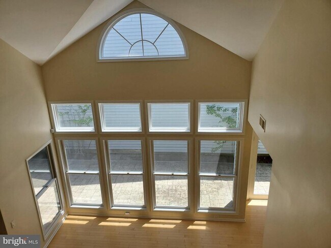 Building Photo - 7 Nottingham Cir