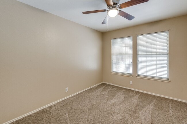 Building Photo - 3 Bedroom/2.5 Bath Guilbeau Gardens Subdivision