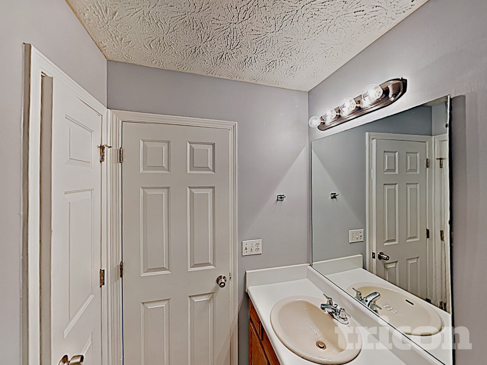 Building Photo - 5413 Wicklander Dr