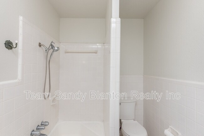 Building Photo - 3995 Tom Ln Dr