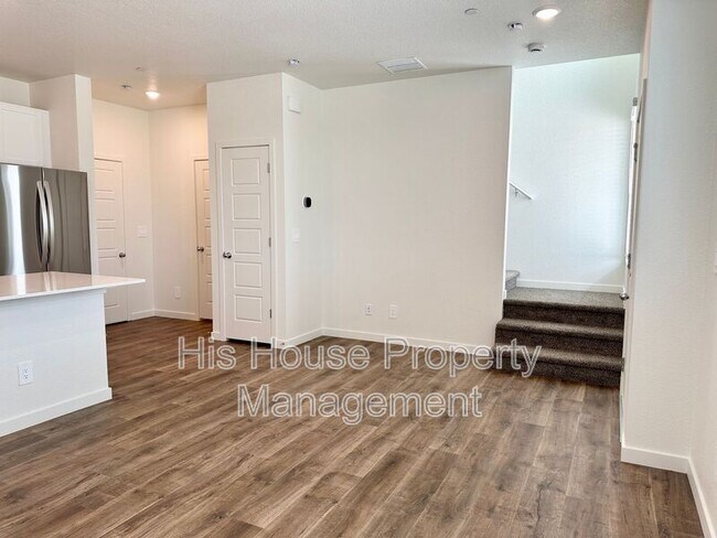 Building Photo - 3905 Canoe St