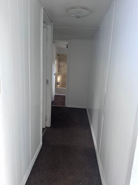 Building Photo - 5584 Lake Buffum Rd