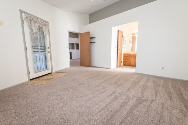 Building Photo - Beautifully Updated 2BR/2BA Home – Near Fort Huachuca