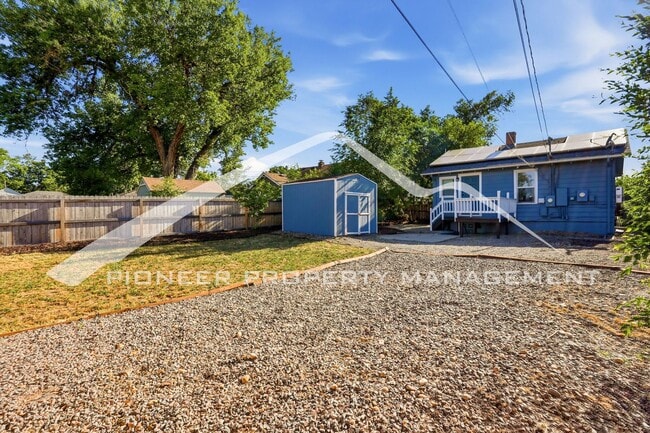 Building Photo - Spacious Home with 2 Kitchens and Central AC