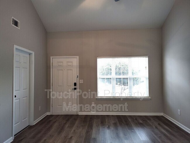 Building Photo - 7383 Sun Dance Dr