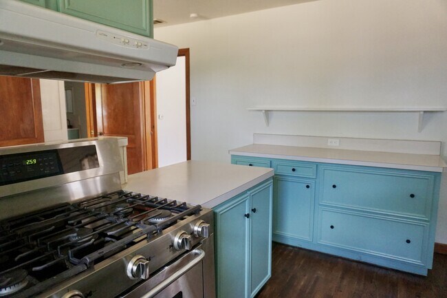 Building Photo - 2516 Briarwood Ln