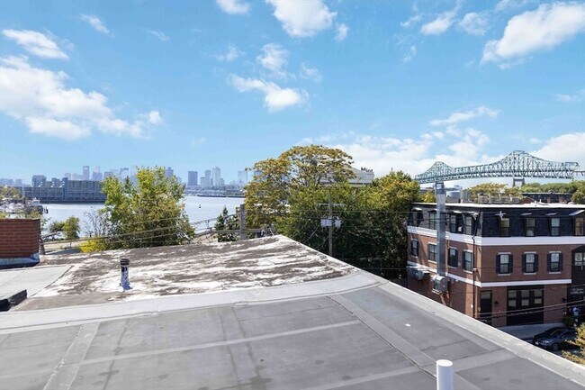 Building Photo - 31 Division St