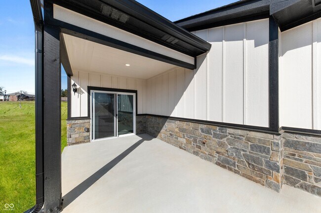 Building Photo - 1937 Chambers Dr