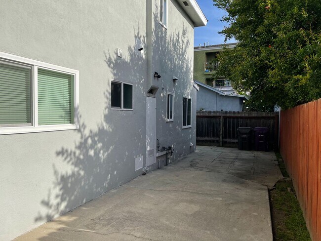 Building Photo - Temple