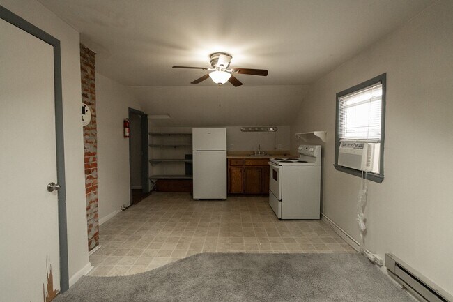 Building Photo - 1105 Hamilton Way