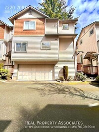 Building Photo - Beautiful Edmonds Townhome