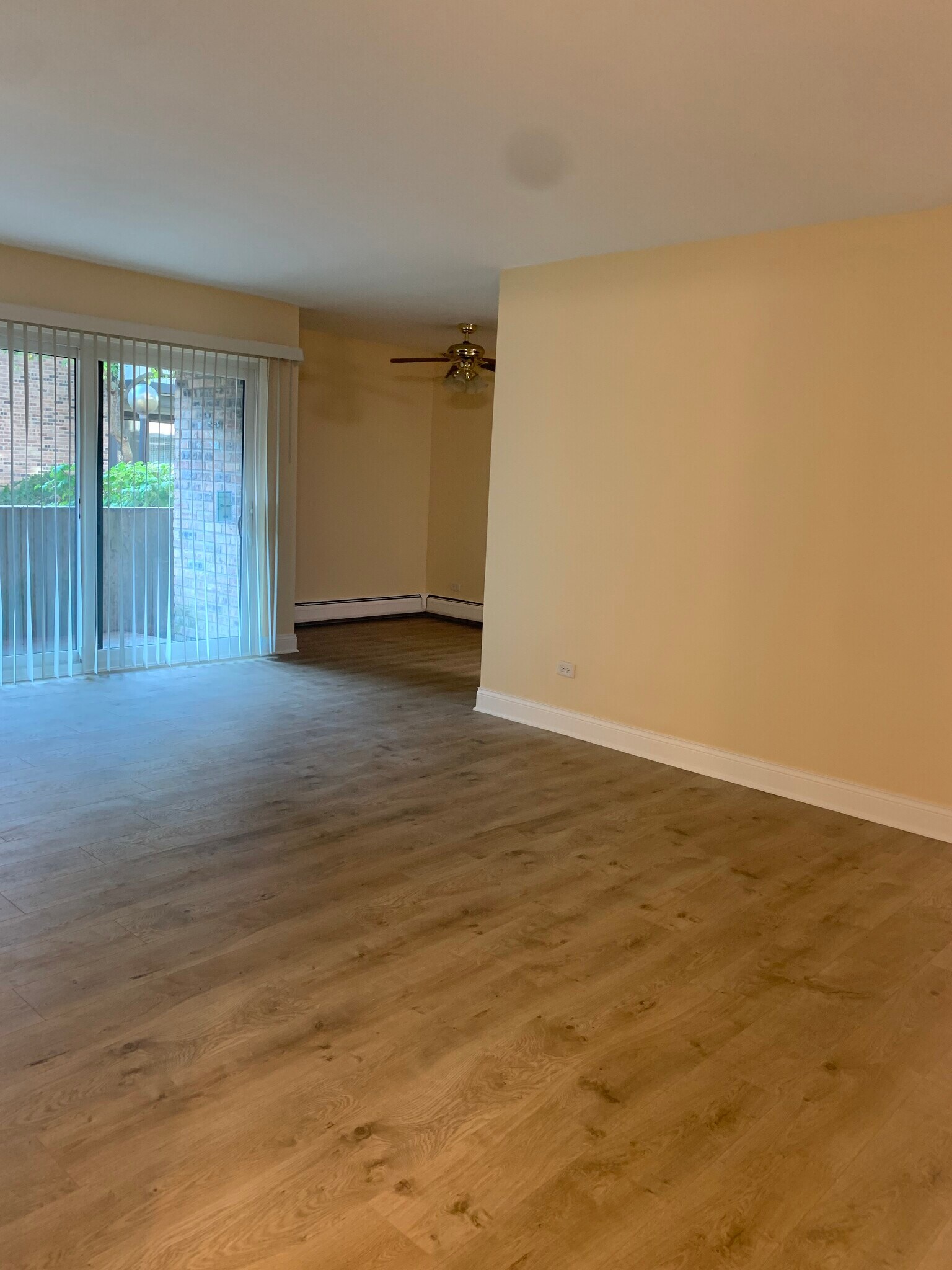 Den, office, bonus room, right off living room - 1813 Hemlock Pl