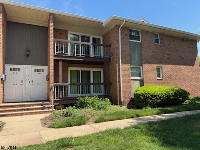 Primary Photo - 528 Andria Ave