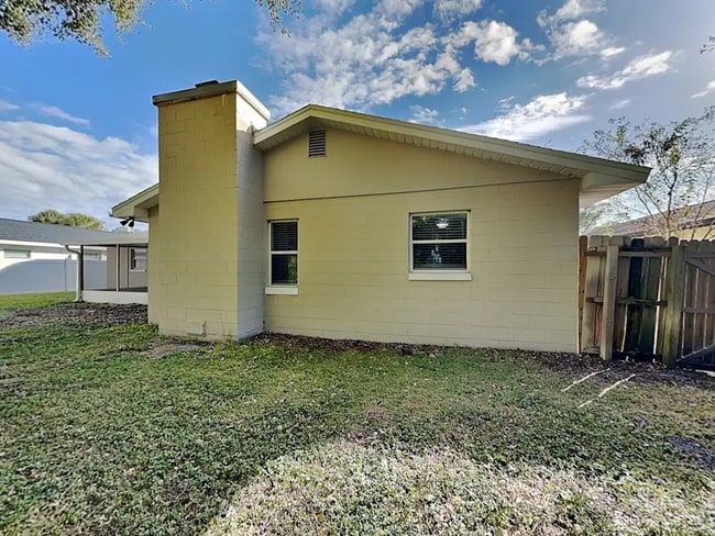 Building Photo - 1556 Nottingham Dr