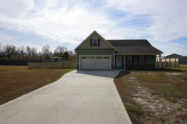 Building Photo - 3 Bedroom 2 Full bathrooms w/ Bonus room in Richlands!
