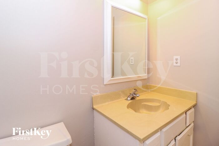 Building Photo - 7780 Hawkcrest Dr