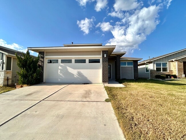 Primary Photo - Spacious 4/BR 3/BA Home with Modern Upgrades